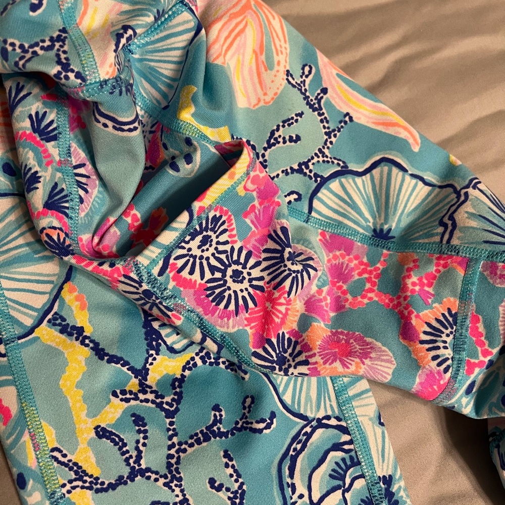 Lilly Pulitzer Vibrant Floral Kids Leggings - Picture 5 of 7